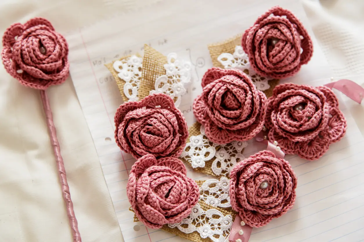 Easy Crochet Flower Patterns That Look Beautiful and Simple to Make